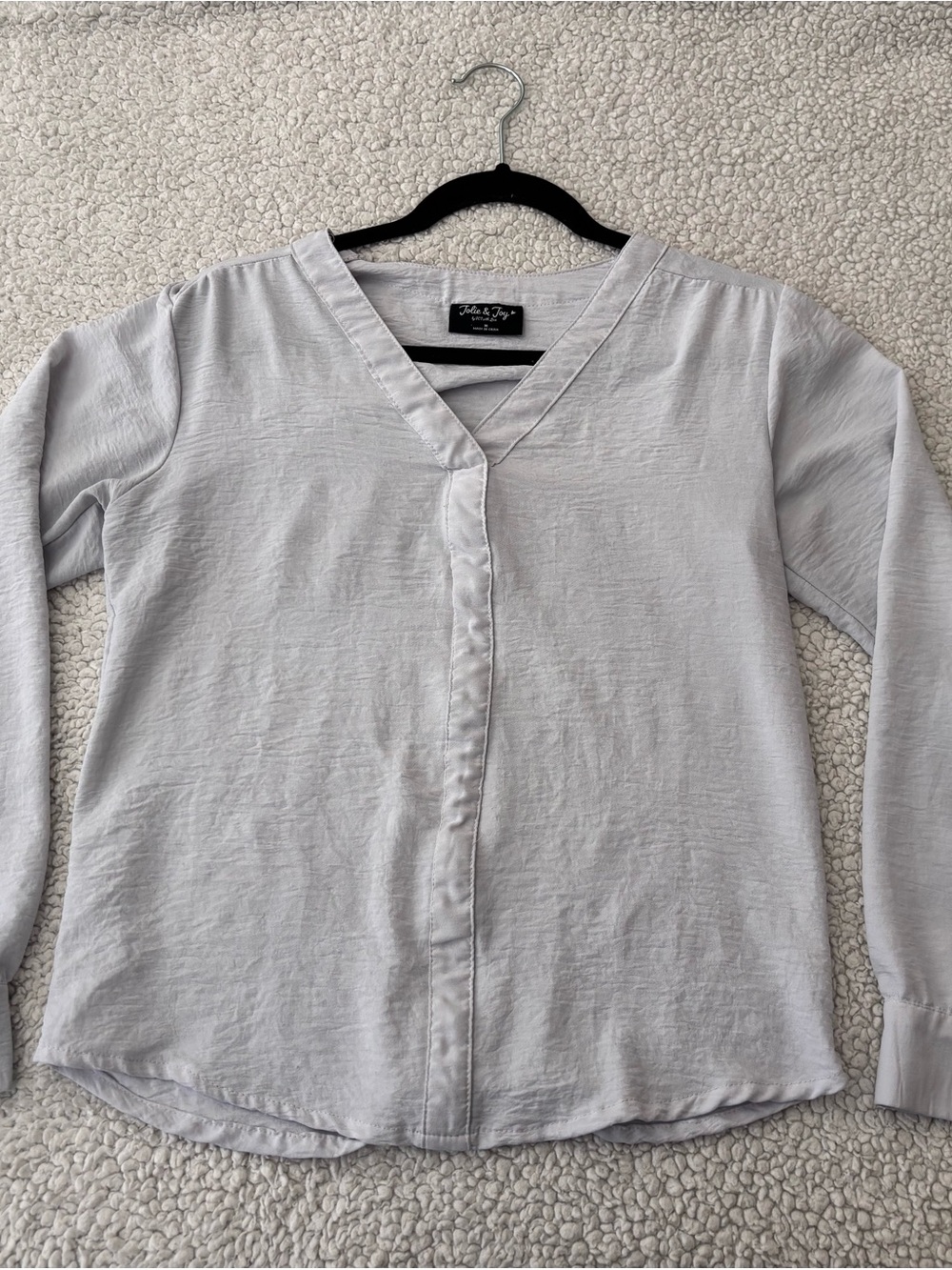 Bella Amore Light Gray V-Neck Long Sleeve Blouse